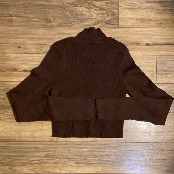 H&M brown mockneck sweater - Picture 2 of 2